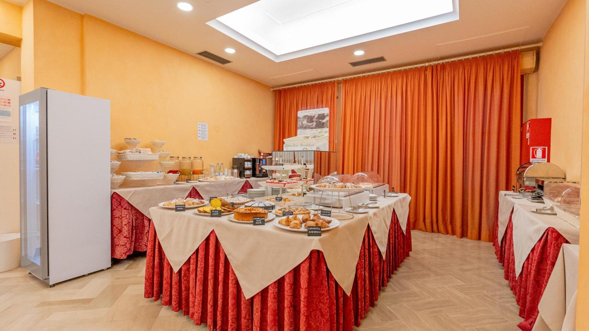 Hotel Nobel ริมินี ภายนอก รูปภาพ