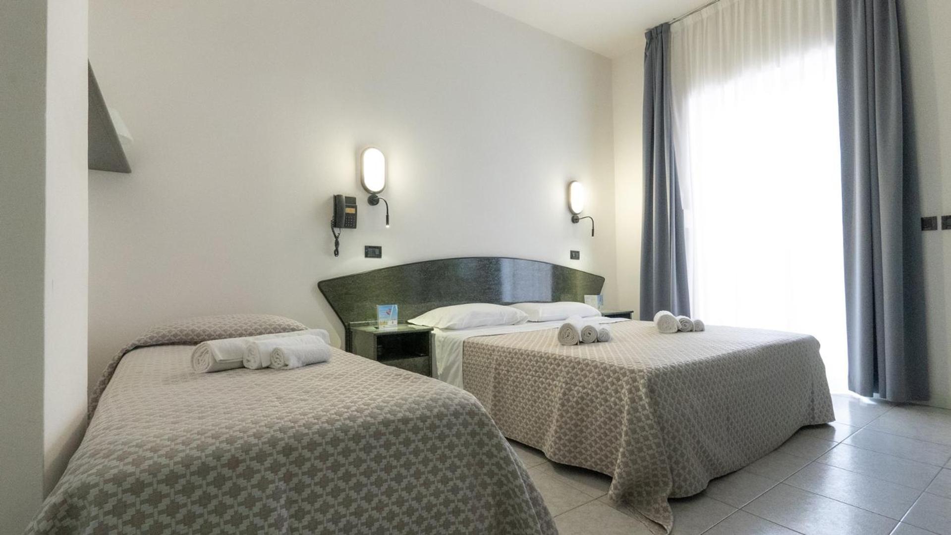 Hotel Nobel ริมินี ภายนอก รูปภาพ